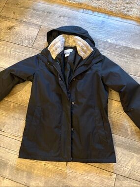 Columbia Black Hooded Ski Jacket with Faux Fur Lining